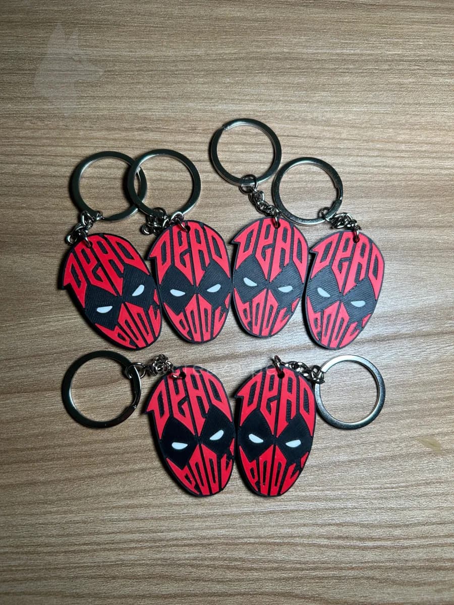 Deadpool llavero personalizado — Creaza Perú